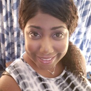 Meet your Posher, Angela